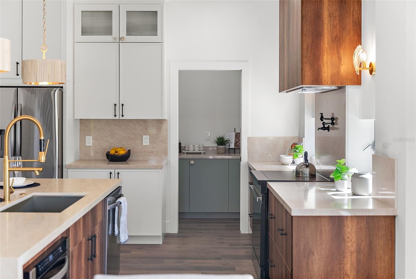 Image 12 of 44 For 5941 Mangrove Street N