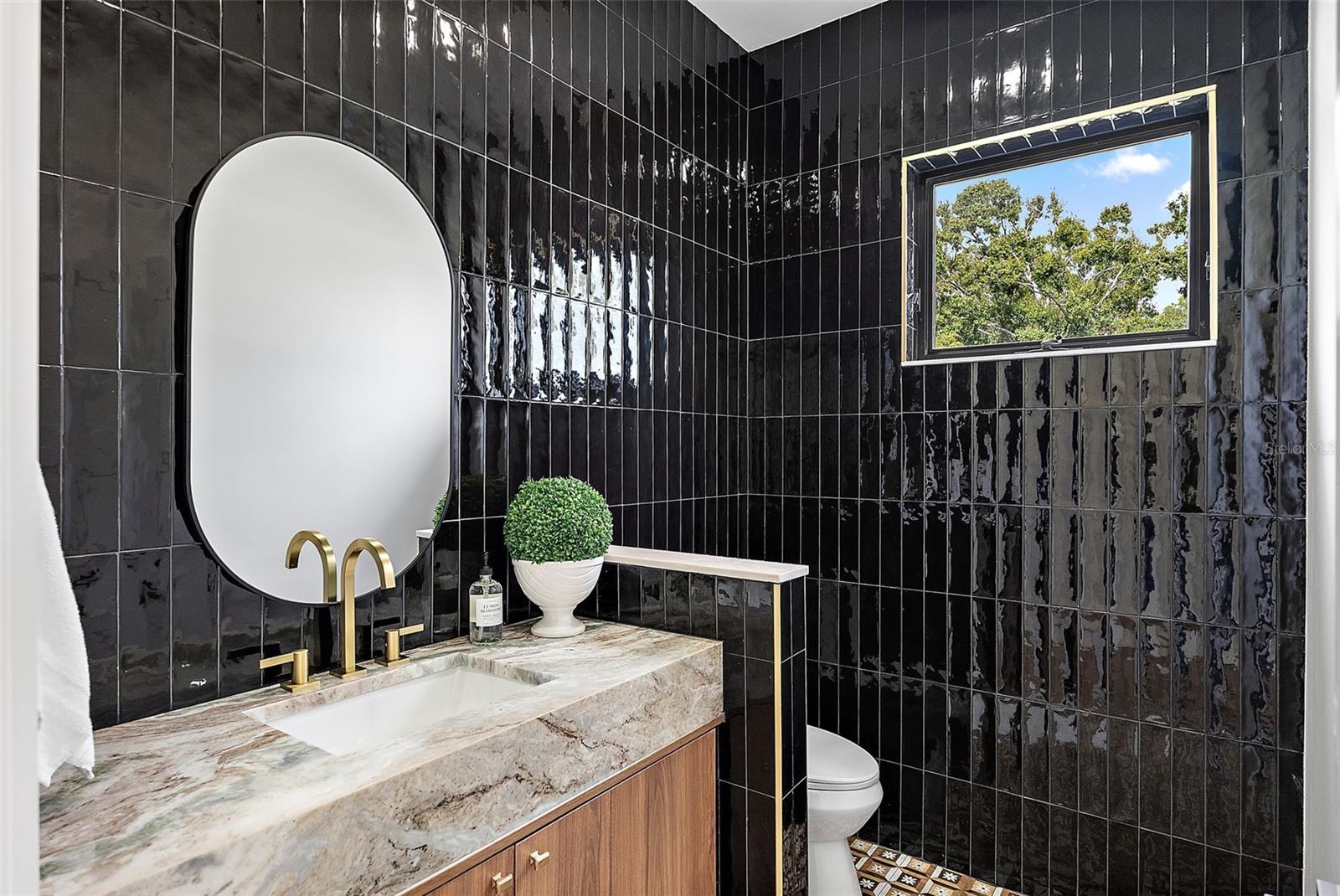 Image 19 of 44 For 5941 Mangrove Street N