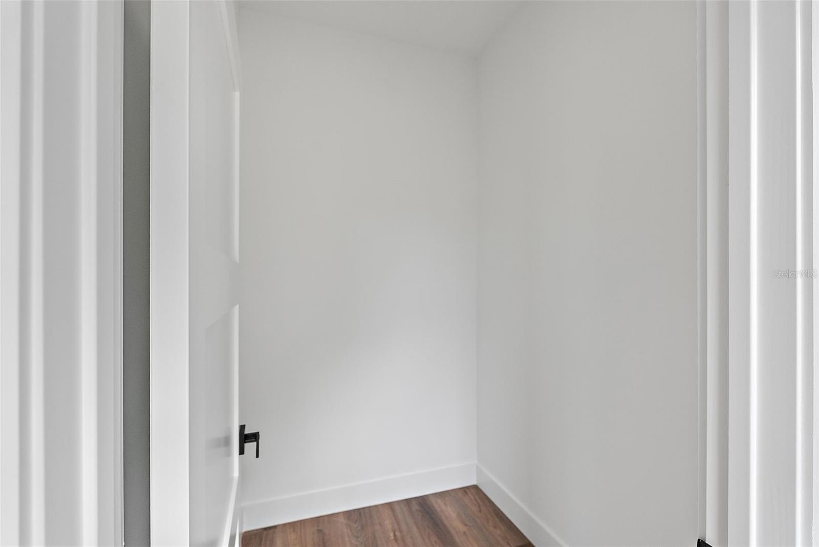 Image 23 of 44 For 5941 Mangrove Street N