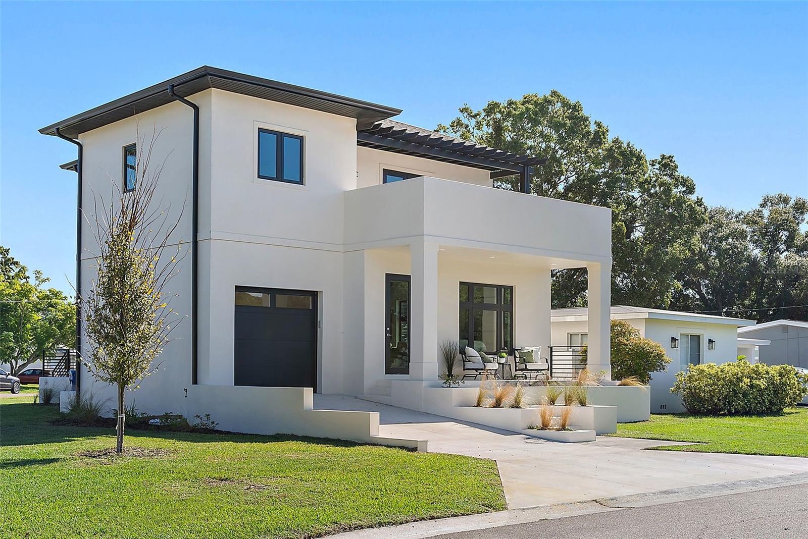 Image 3 of 44 For 5941 Mangrove Street N