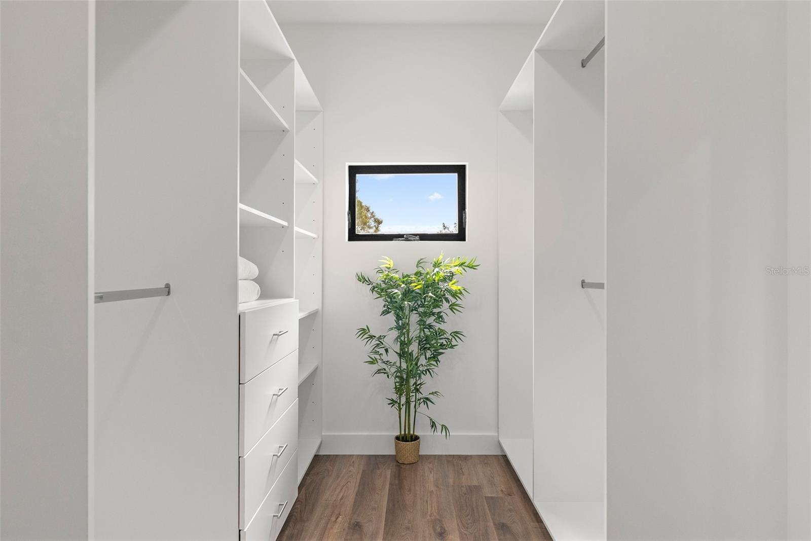 Image 30 of 44 For 5941 Mangrove Street N