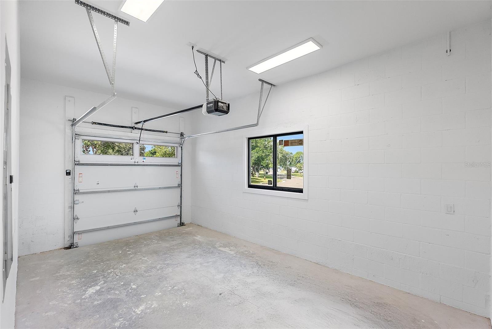 Image 44 of 44 For 5941 Mangrove Street N