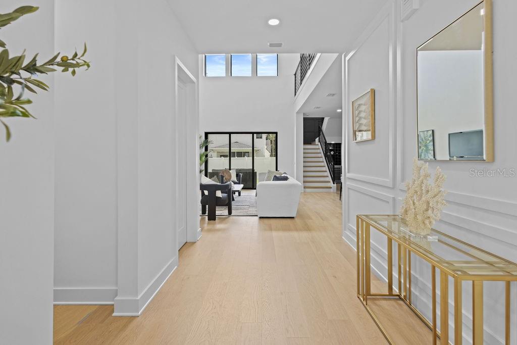 Image 3 of 45 For 3206 La Salle Street
