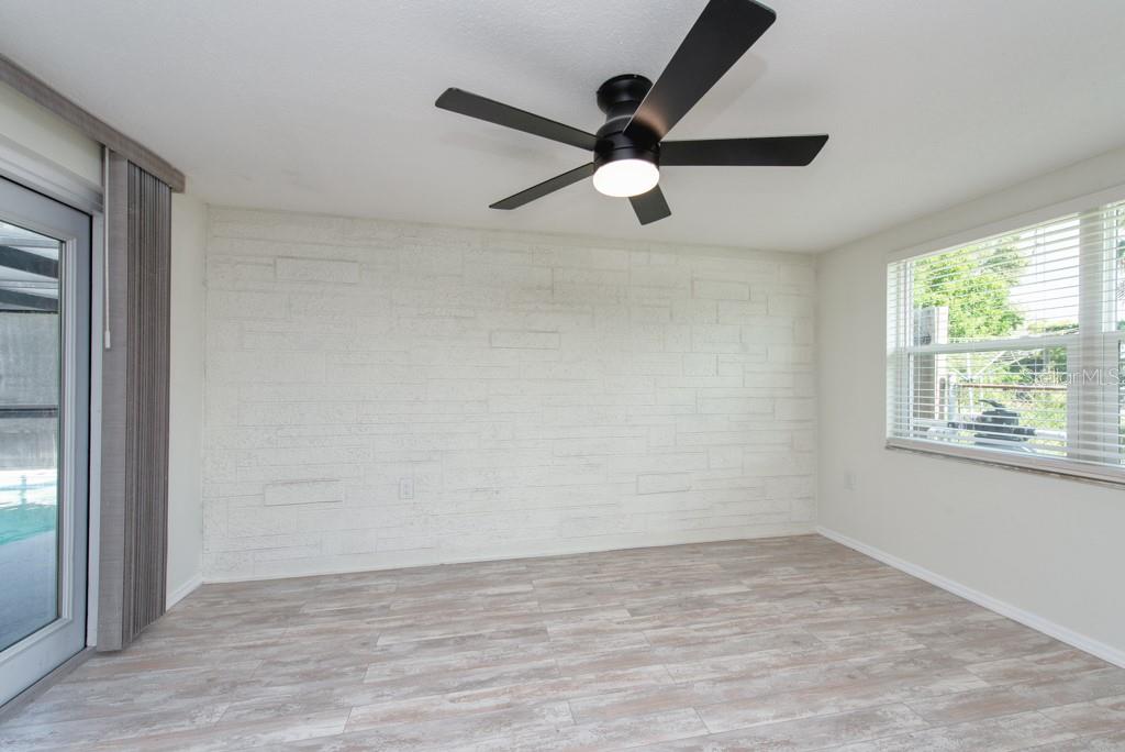 Image 14 of 42 For 9825 Aetna Lane