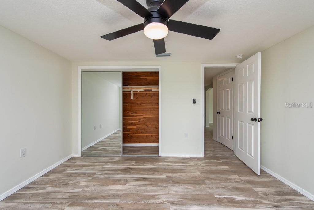 Image 23 of 42 For 9825 Aetna Lane