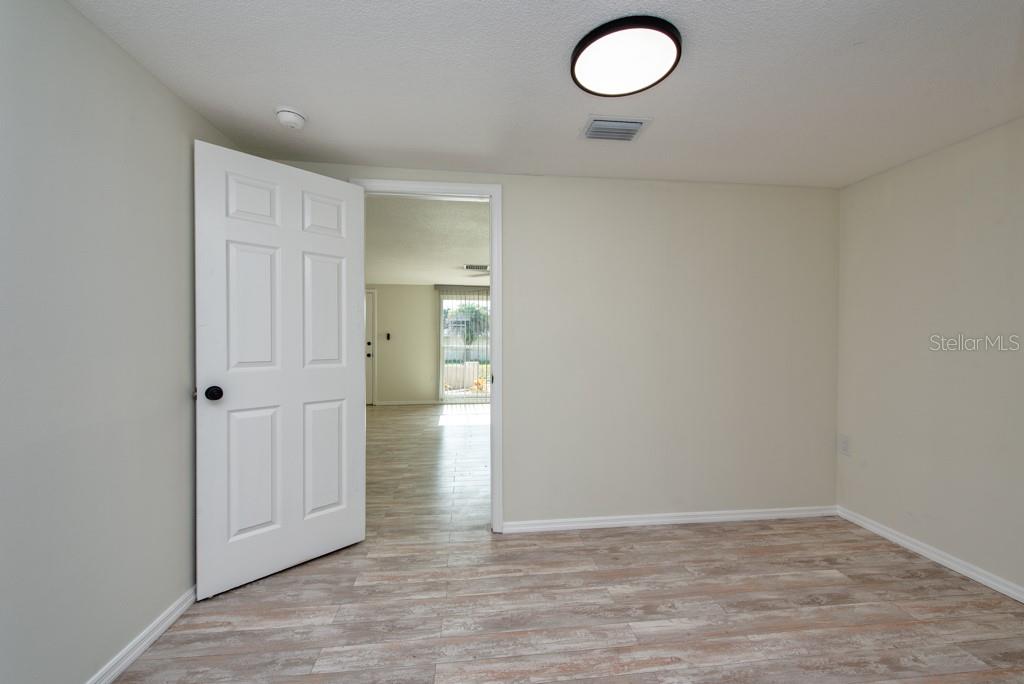 Image 25 of 42 For 9825 Aetna Lane