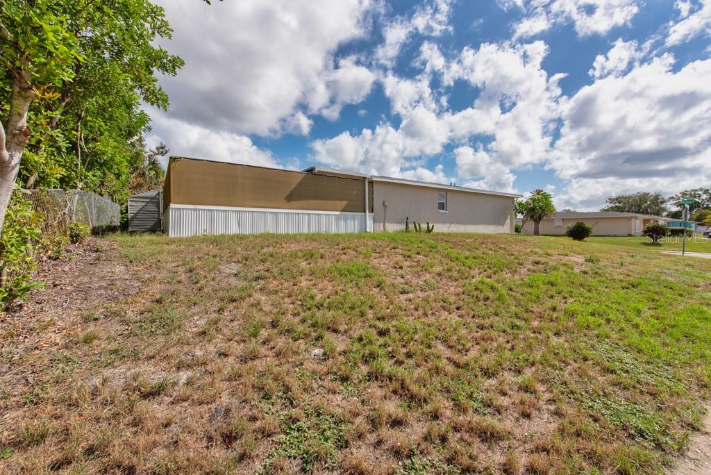 Image 34 of 42 For 9825 Aetna Lane