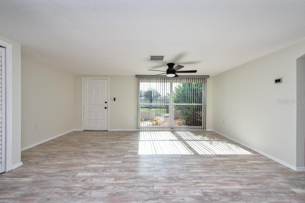 Image 7 of 42 For 9825 Aetna Lane