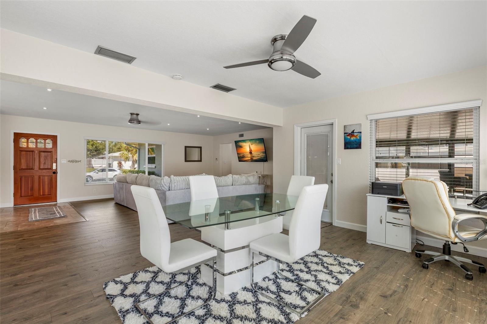 Image 15 of 39 For 2196 Indian Avenue S