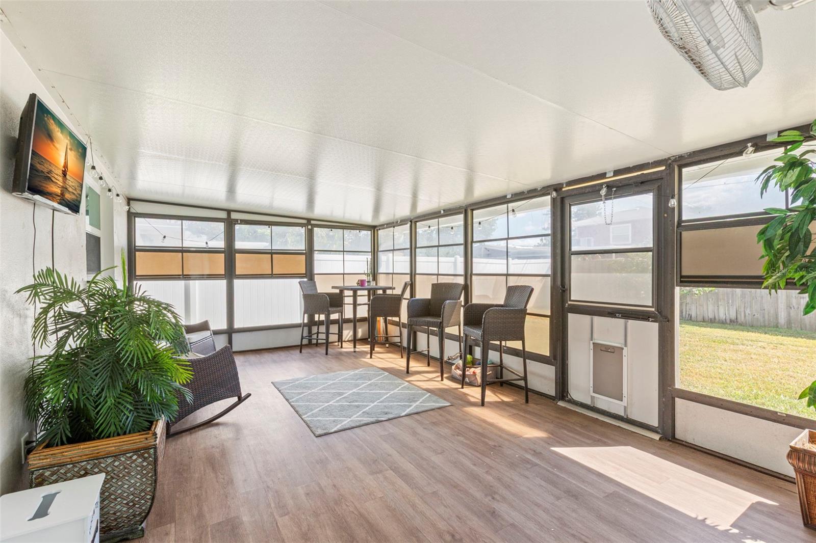 Image 16 of 39 For 2196 Indian Avenue S