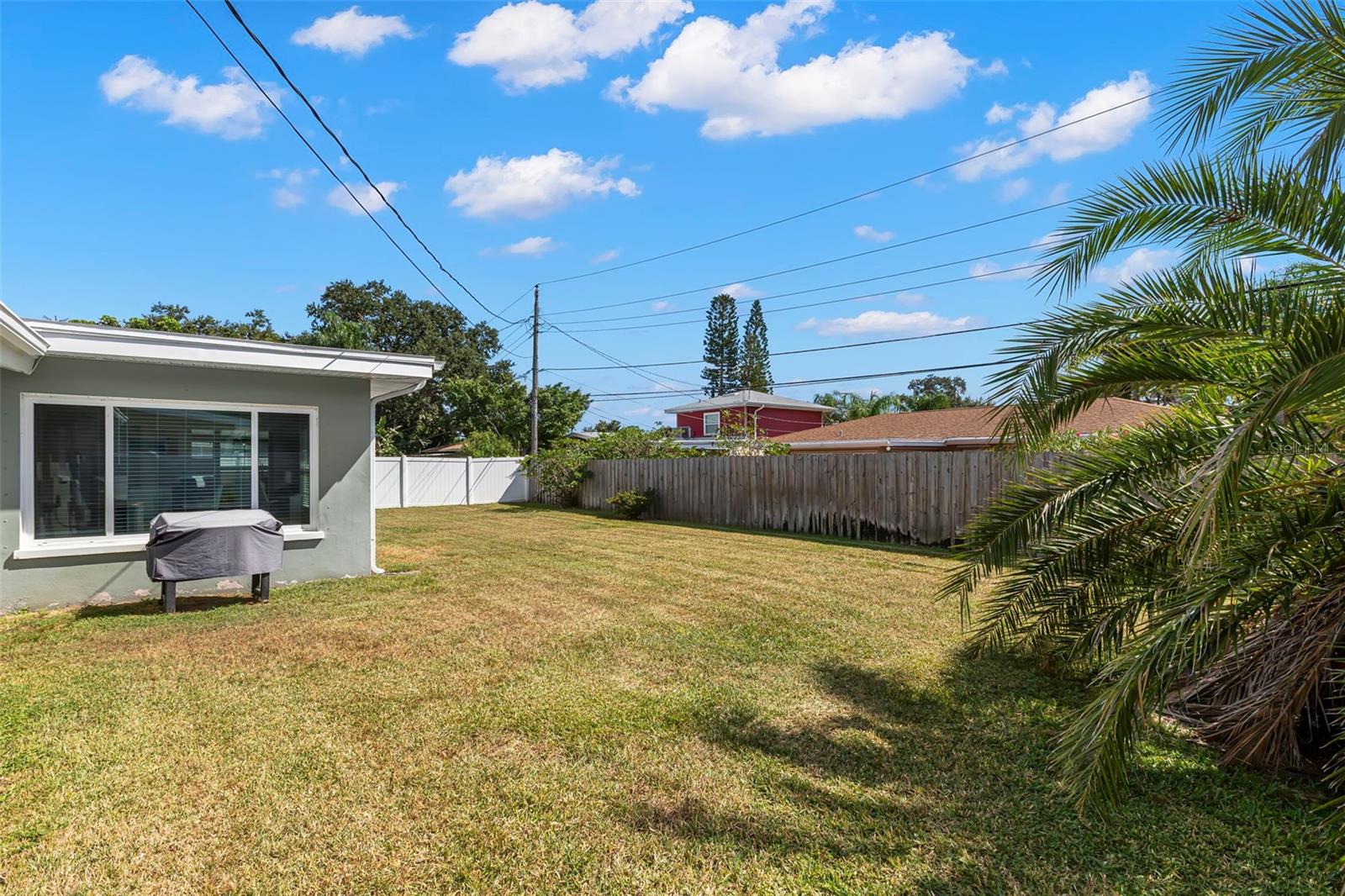 Image 18 of 39 For 2196 Indian Avenue S