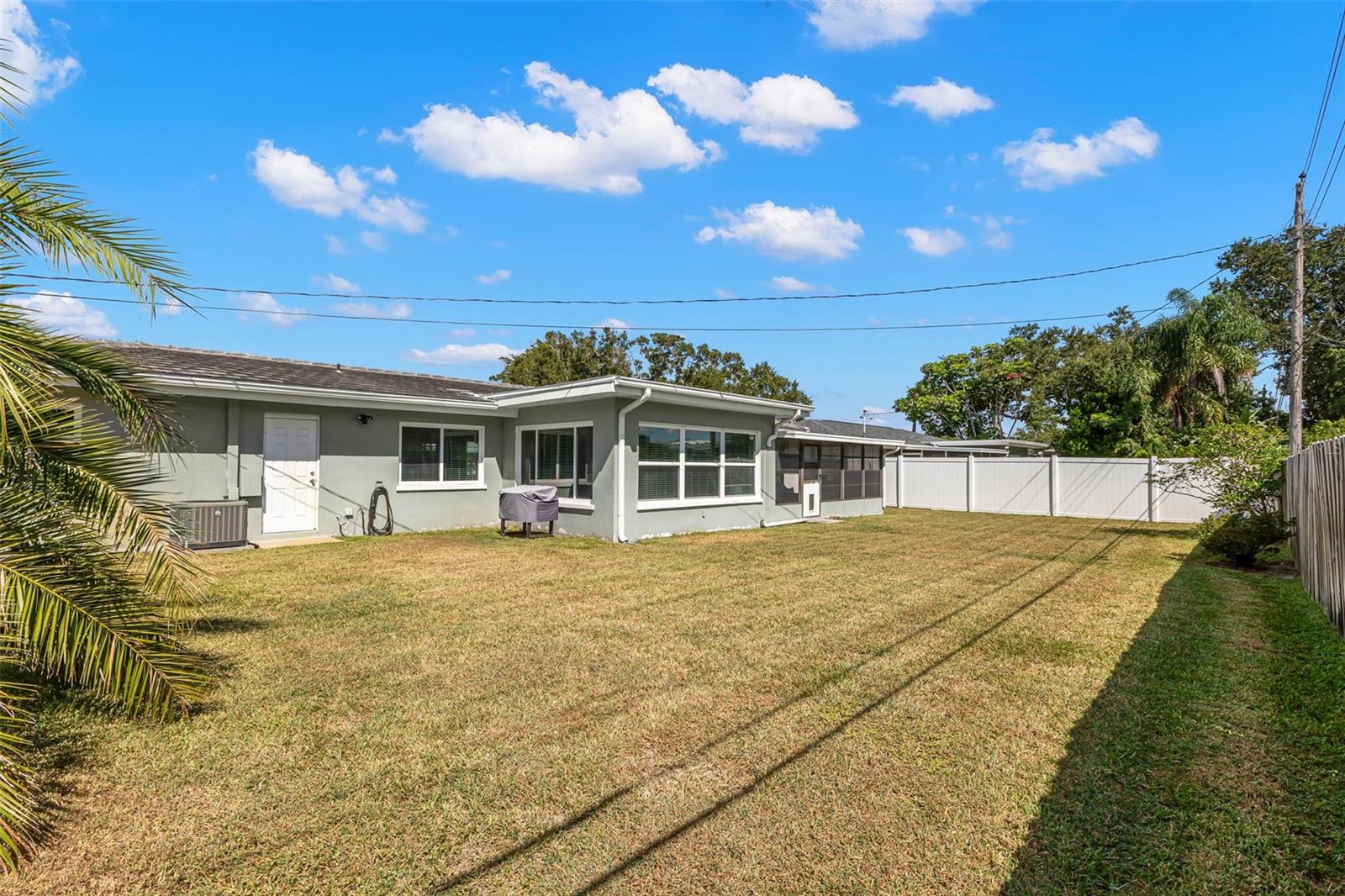 Image 19 of 39 For 2196 Indian Avenue S