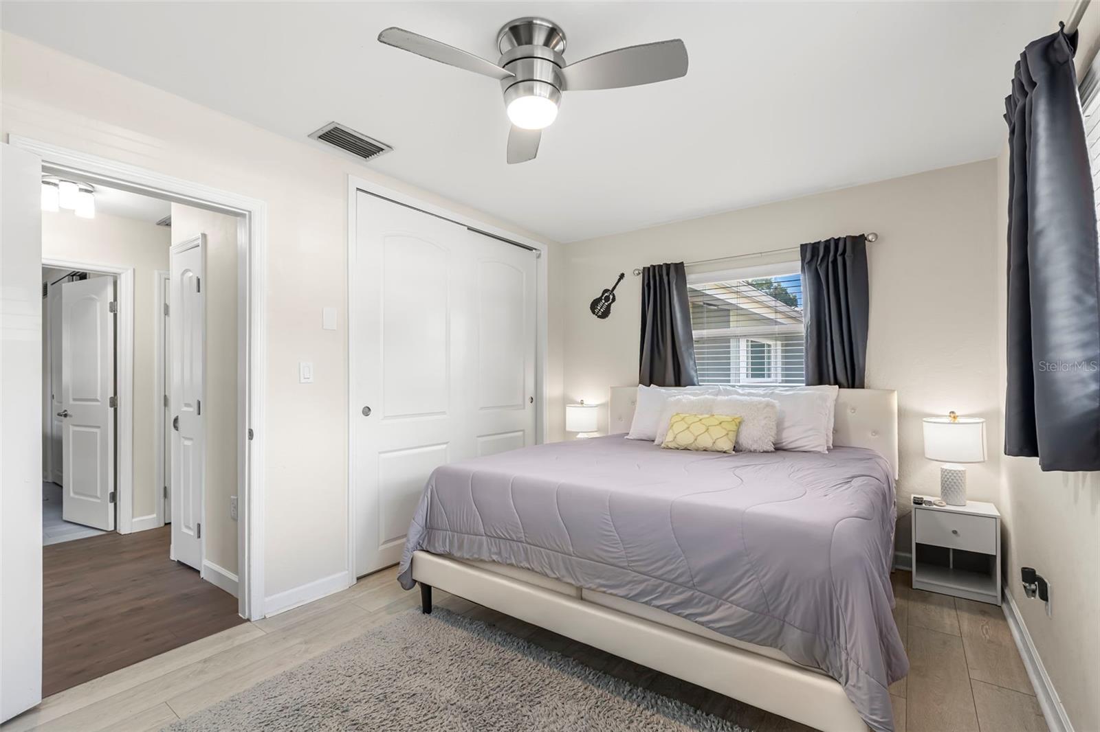 Image 21 of 39 For 2196 Indian Avenue S