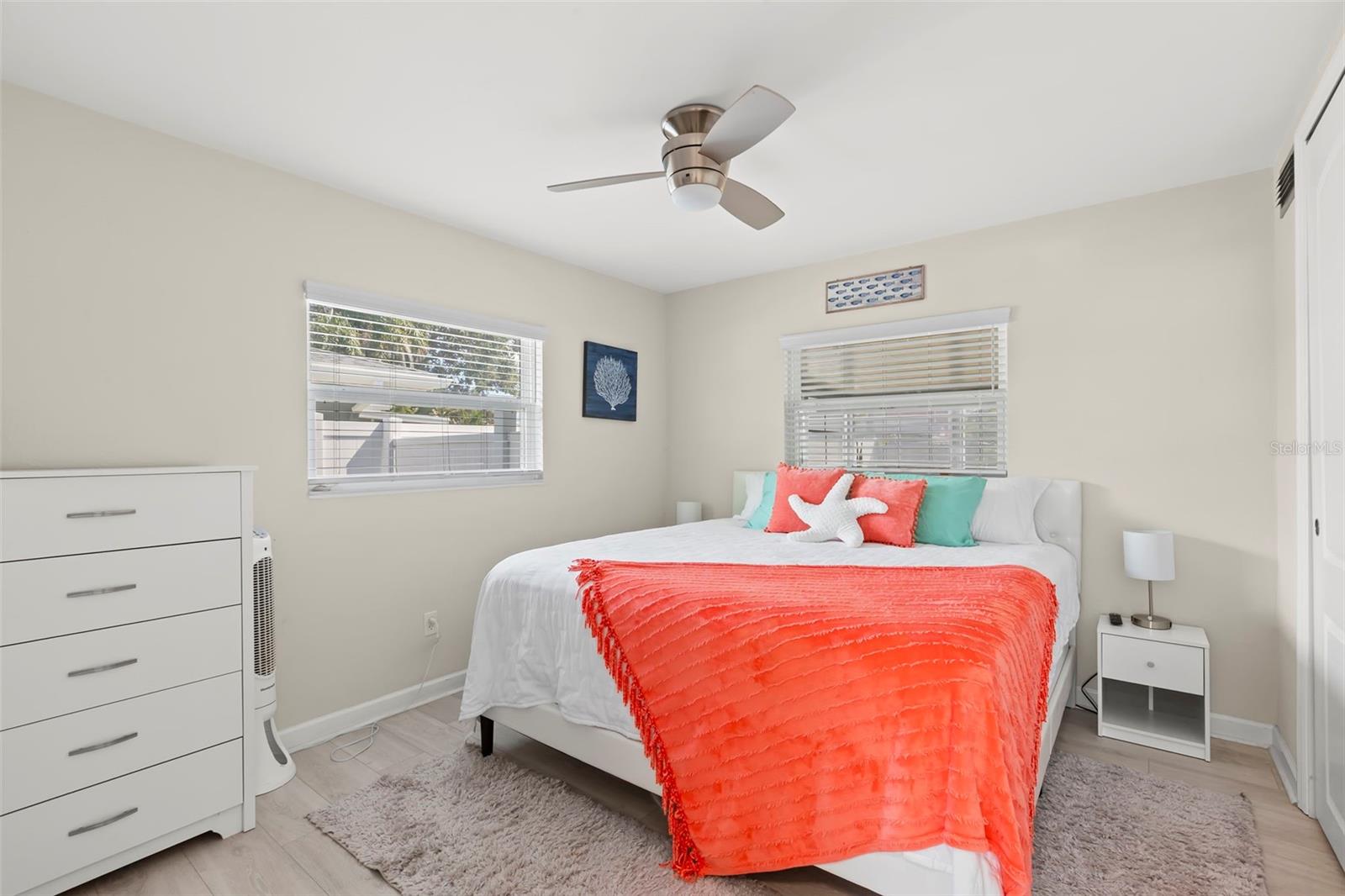 Image 27 of 39 For 2196 Indian Avenue S