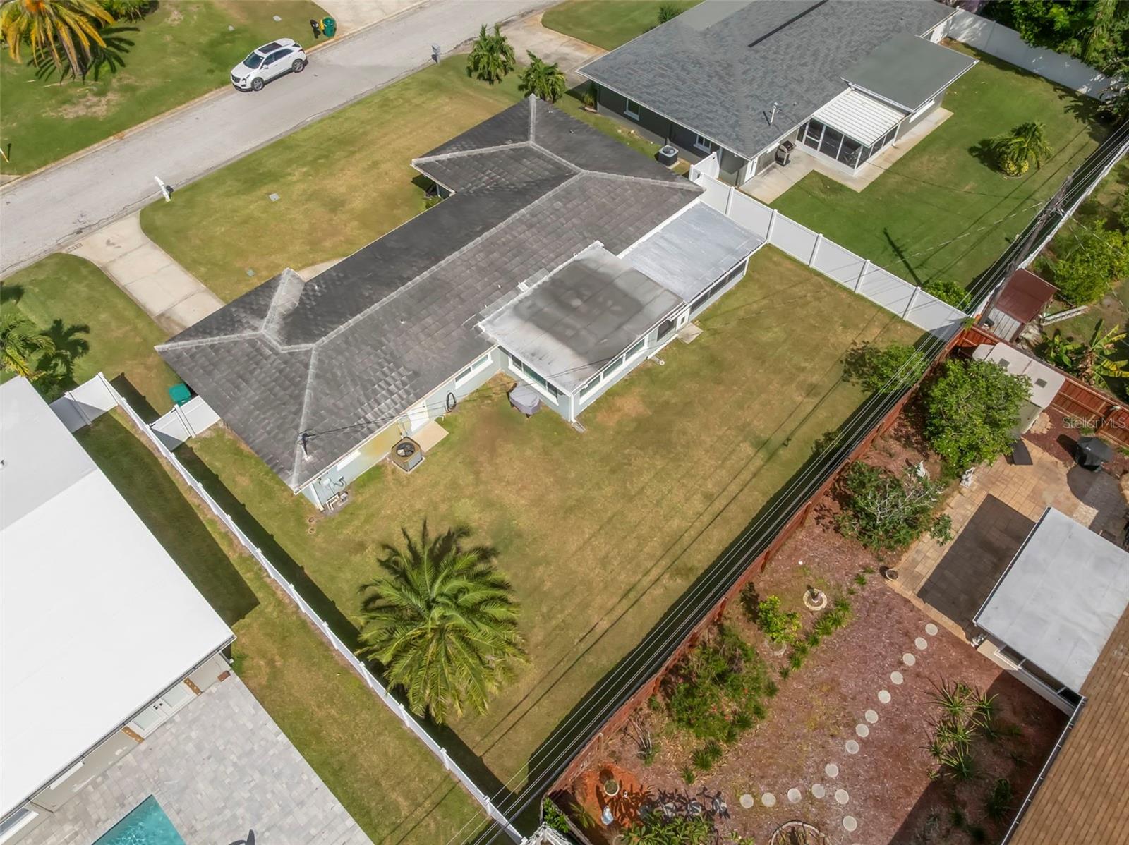 Image 33 of 39 For 2196 Indian Avenue S