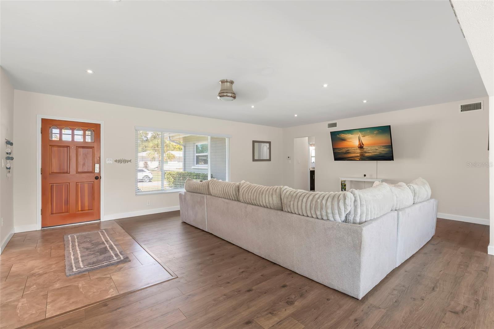 Image 5 of 39 For 2196 Indian Avenue S