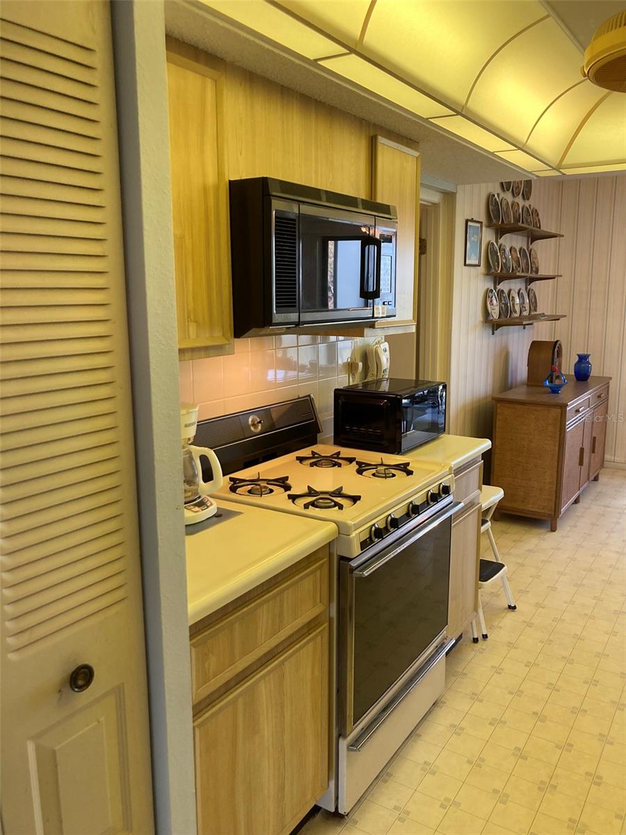 Image 6 of 50 For 8174 Terrace Garden Drive N 307