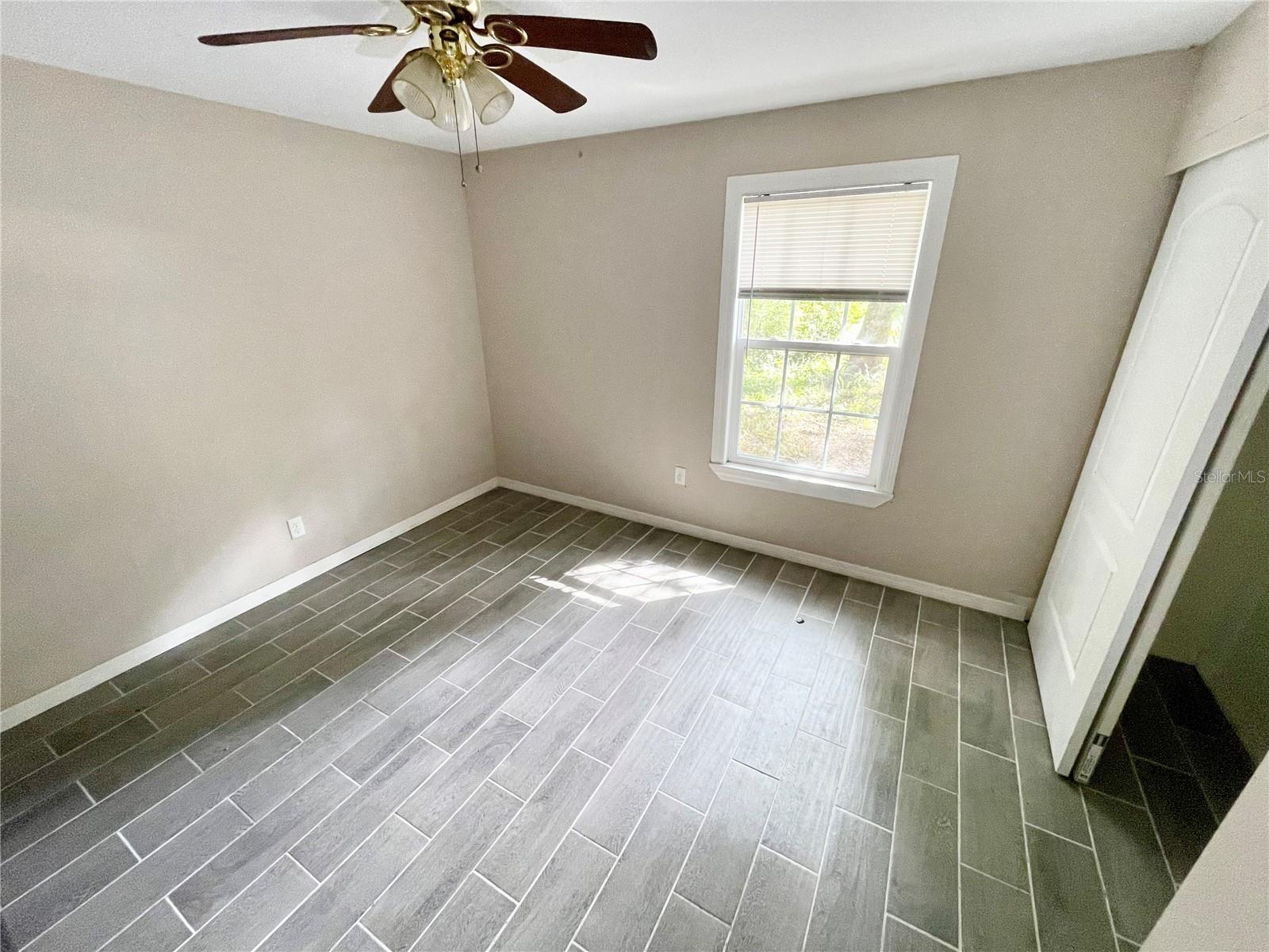 Image 12 of 16 For 5805 16 Street