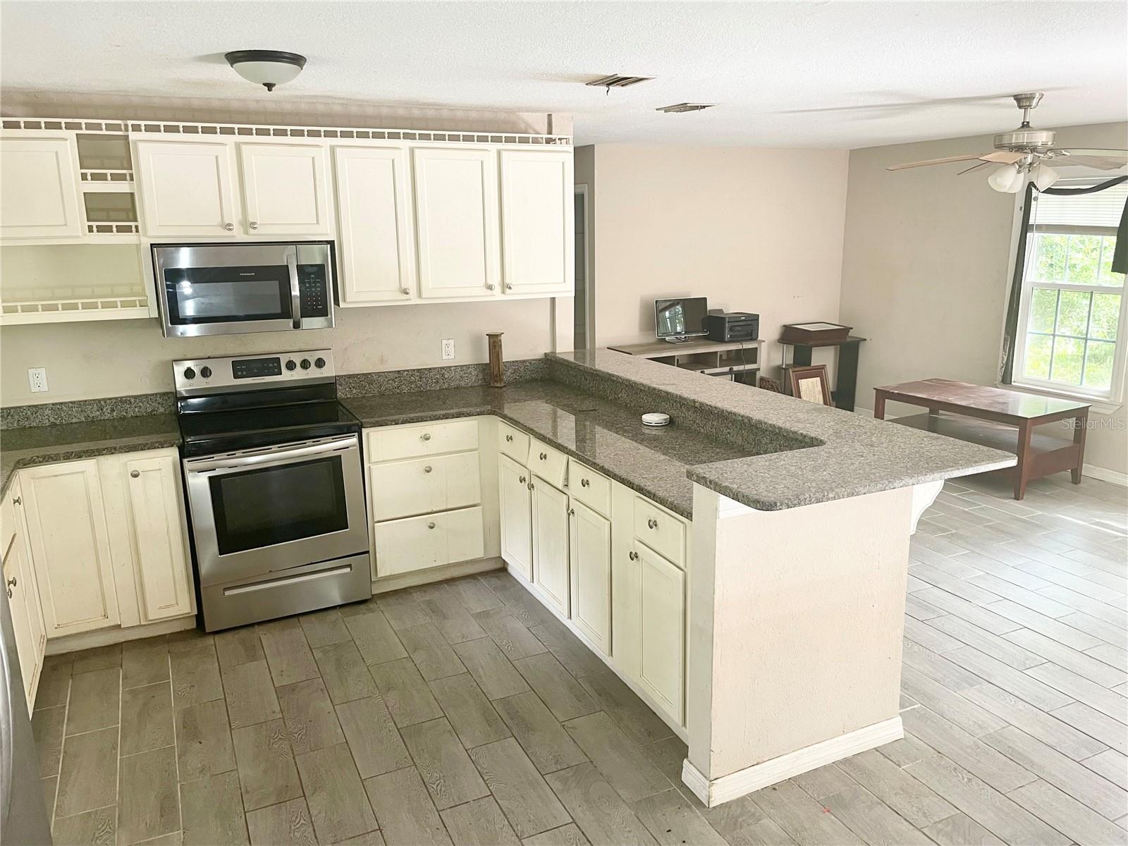 Image 15 of 16 For 5805 16 Street