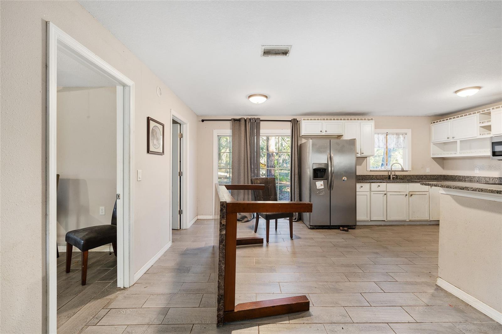 Image 18 of 33 For 5805 16 Street