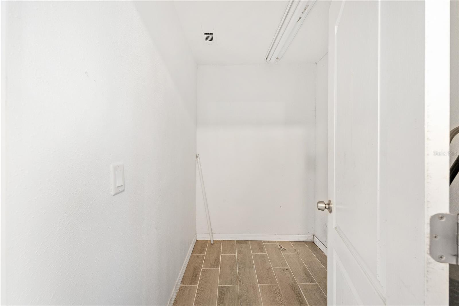 Image 20 of 33 For 5805 16 Street