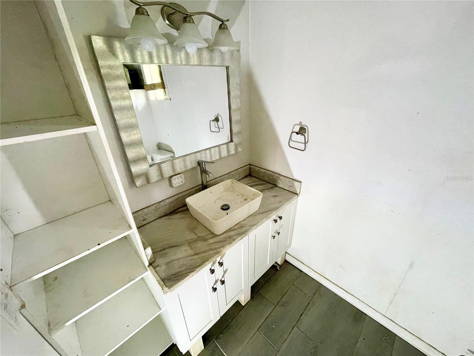 Image 8 of 16 For 5805 16 Street