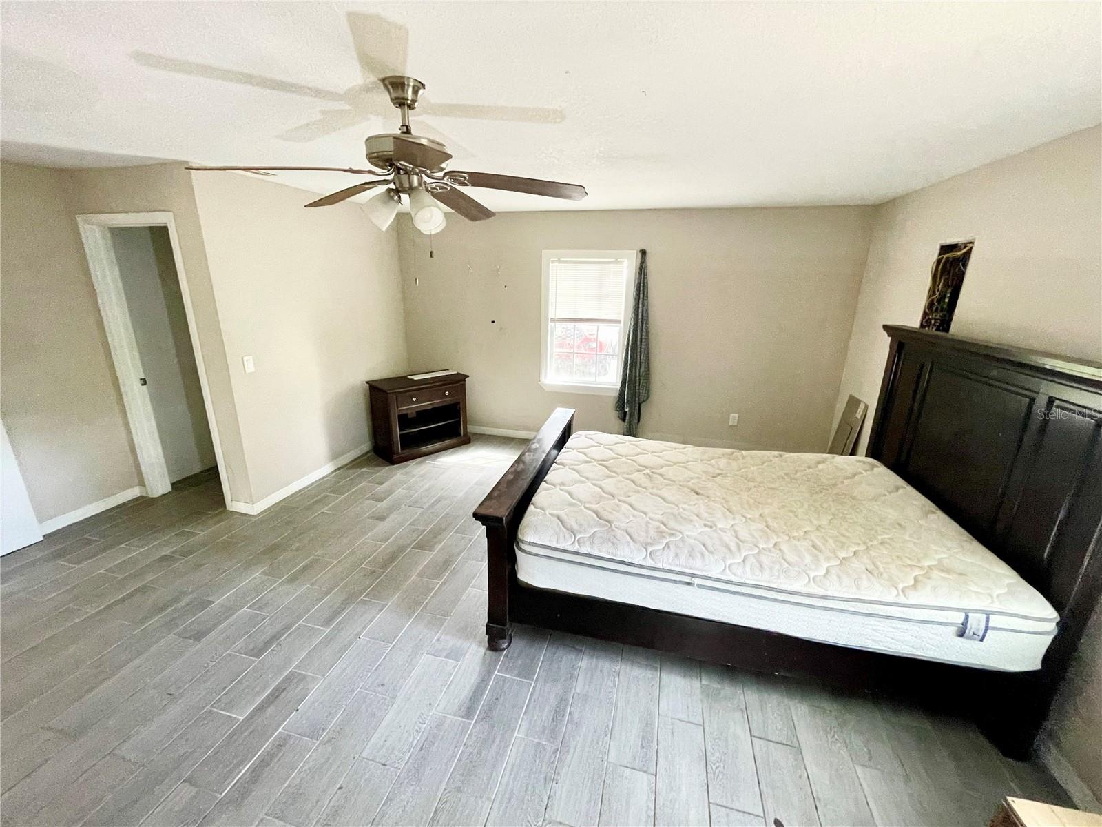 Image 9 of 16 For 5805 16 Street