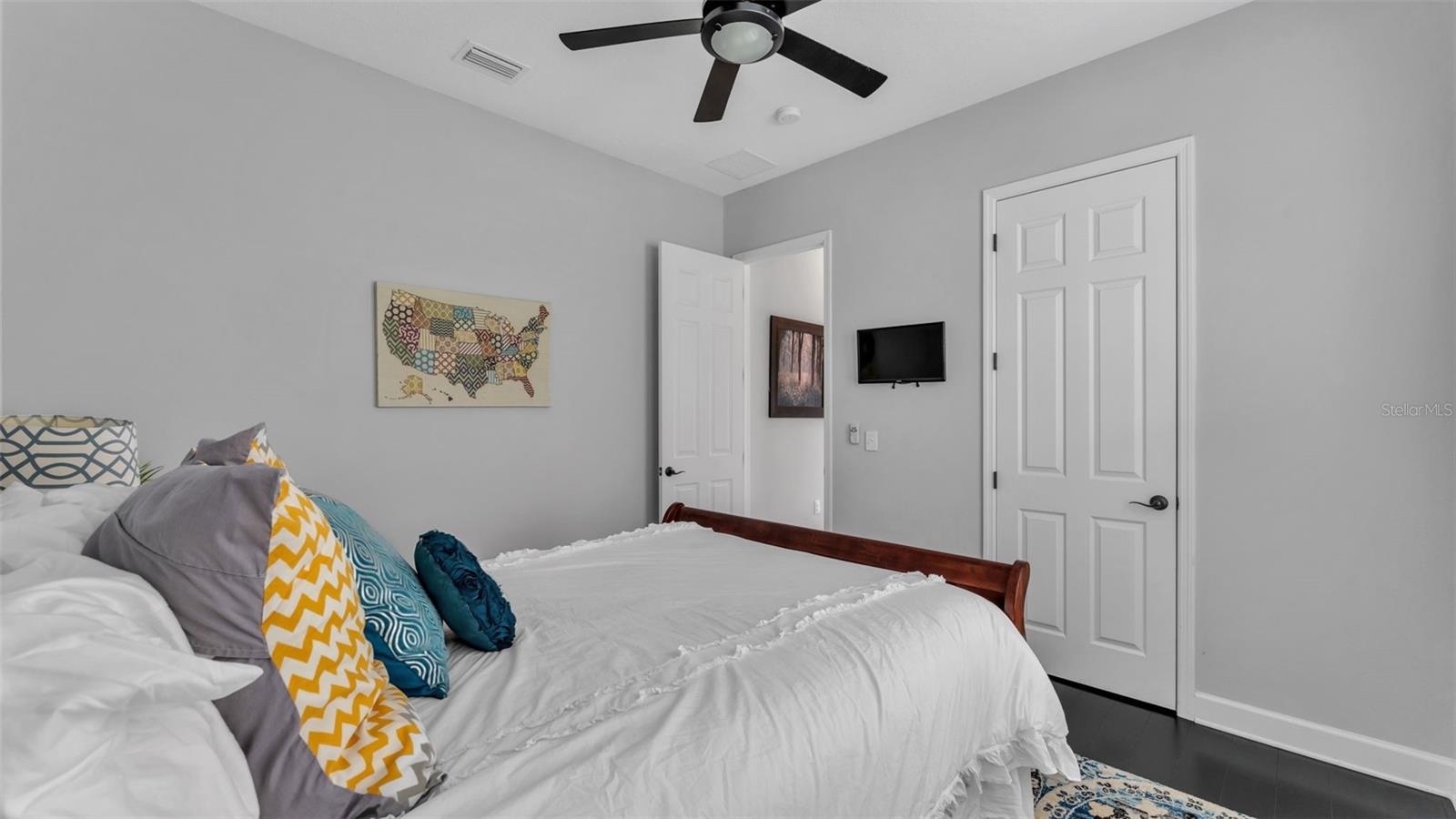 Image 15 of 89 For 11831 Cross Vine Drive