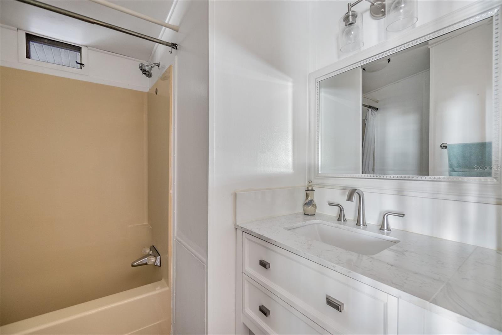Image 21 of 29 For 39334 Maher Drive