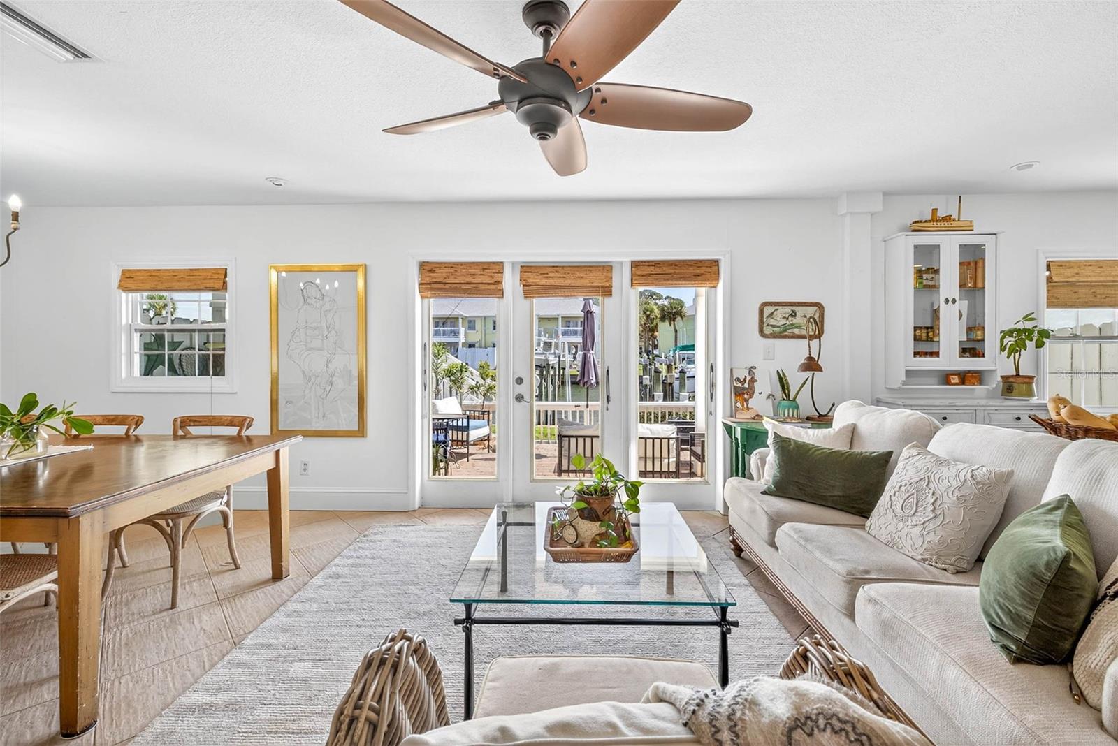 Image 10 of 37 For 5184 Beach Drive Se B