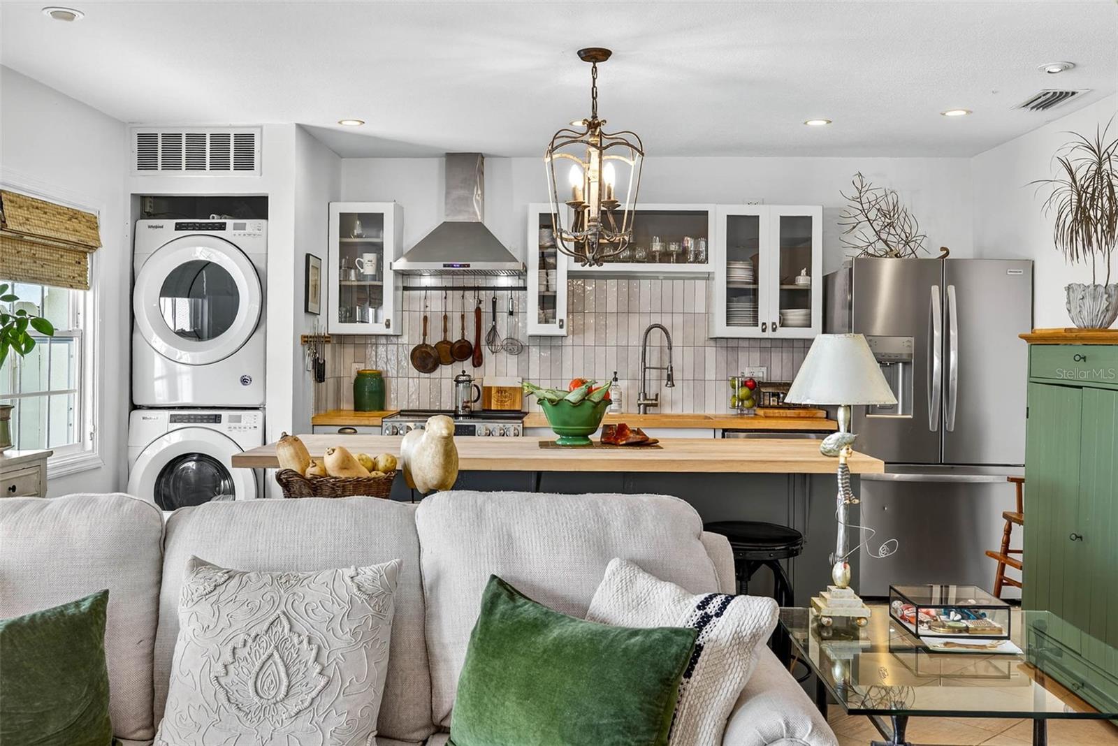 Image 16 of 37 For 5184 Beach Drive Se B