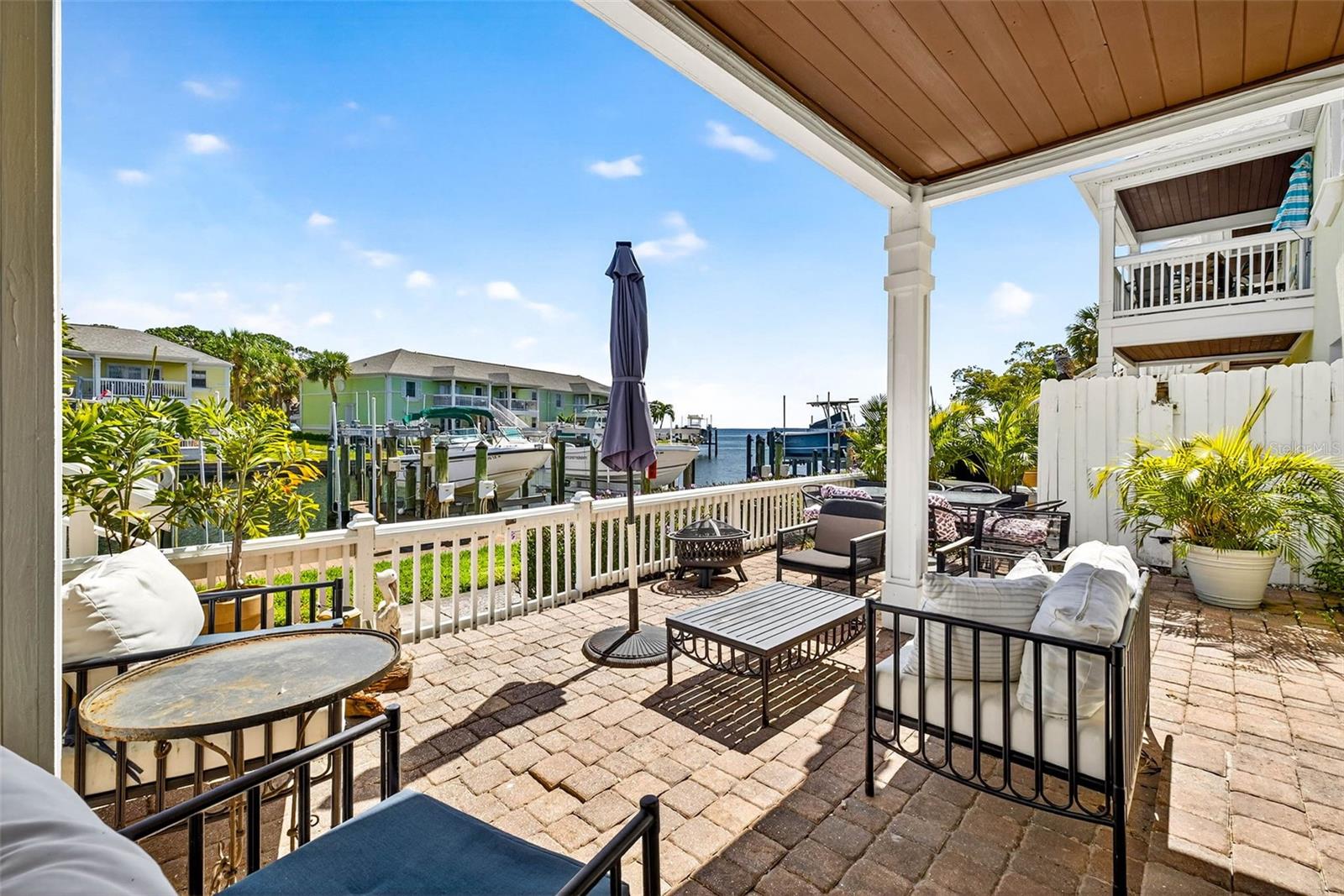 Image 28 of 37 For 5184 Beach Drive Se B