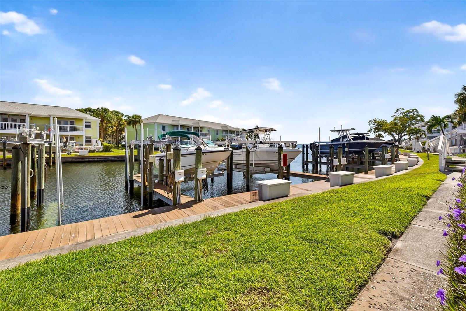 Image 33 of 37 For 5184 Beach Drive Se B