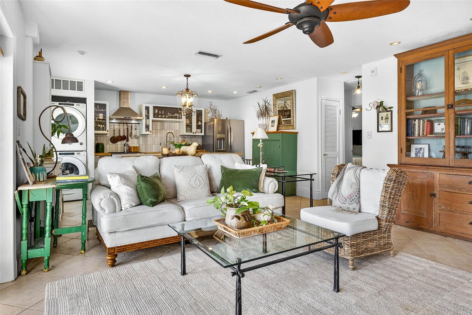 Image 8 of 37 For 5184 Beach Drive Se B