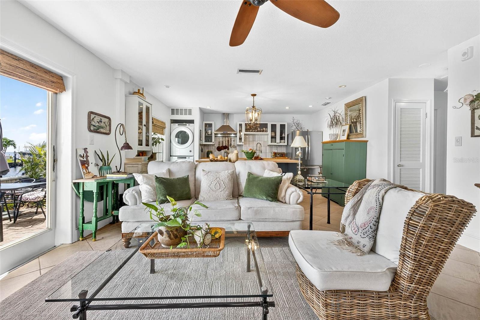 Image 9 of 37 For 5184 Beach Drive Se B