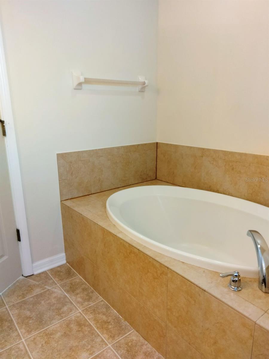 Image 22 of 31 For 1105 Windton Oak Drive