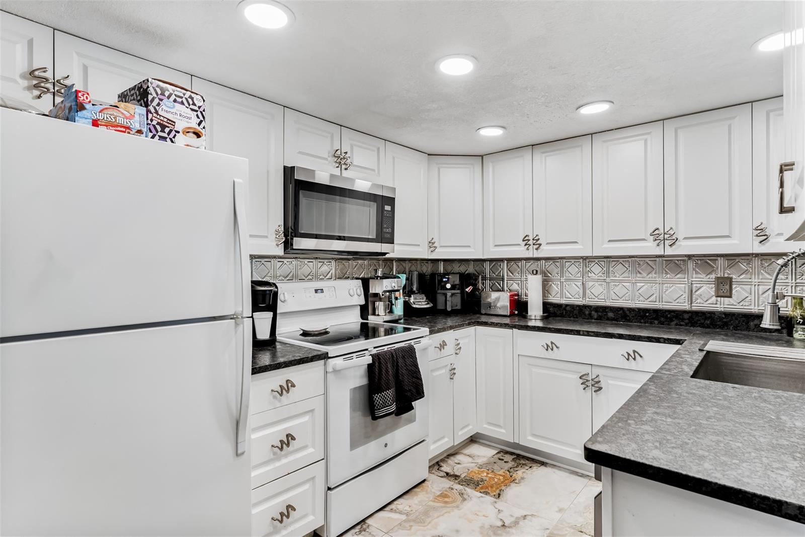 Image 15 of 57 For 213 Jody Court