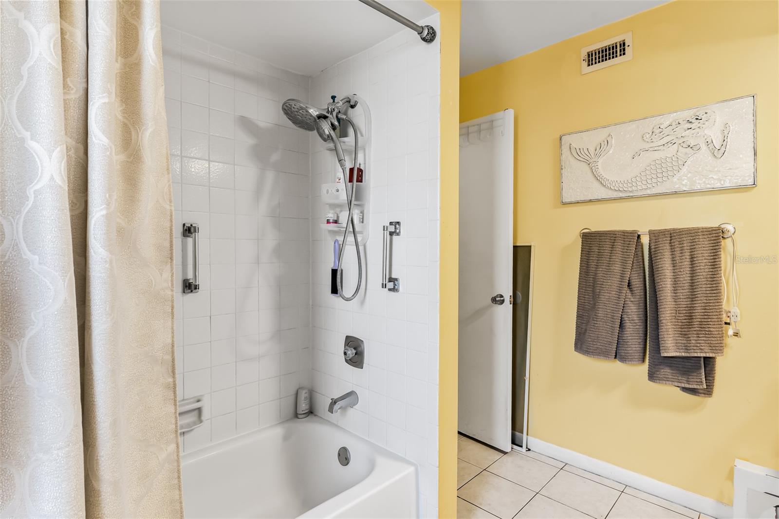 Image 21 of 57 For 213 Jody Court