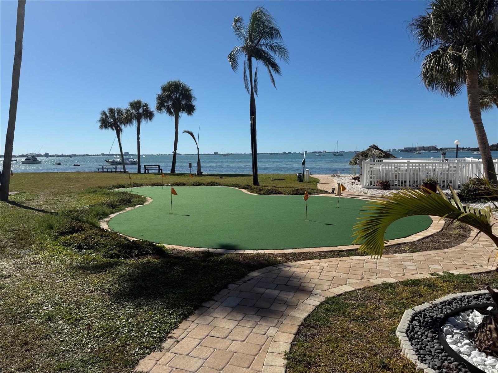 Image 36 of 40 For 3735 42nd Way S E