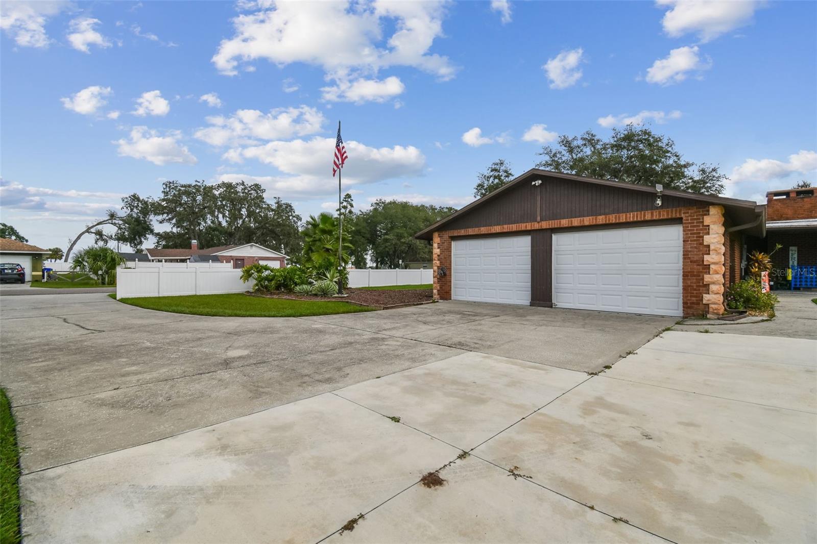 Image 4 of 96 For 39501 Meadowood Loop