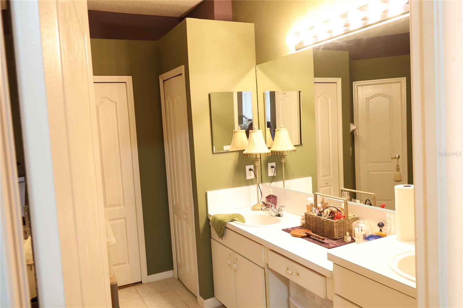 Image 11 of 35 For 30442 Lettingwell Circle