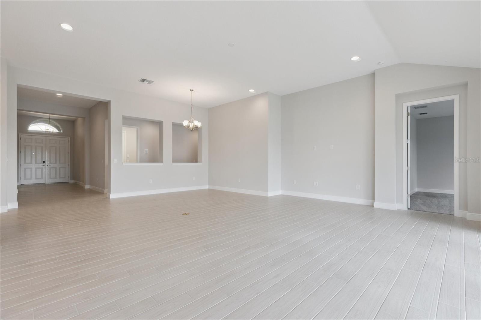 Image 18 of 32 For 13050 Long Valley Circle