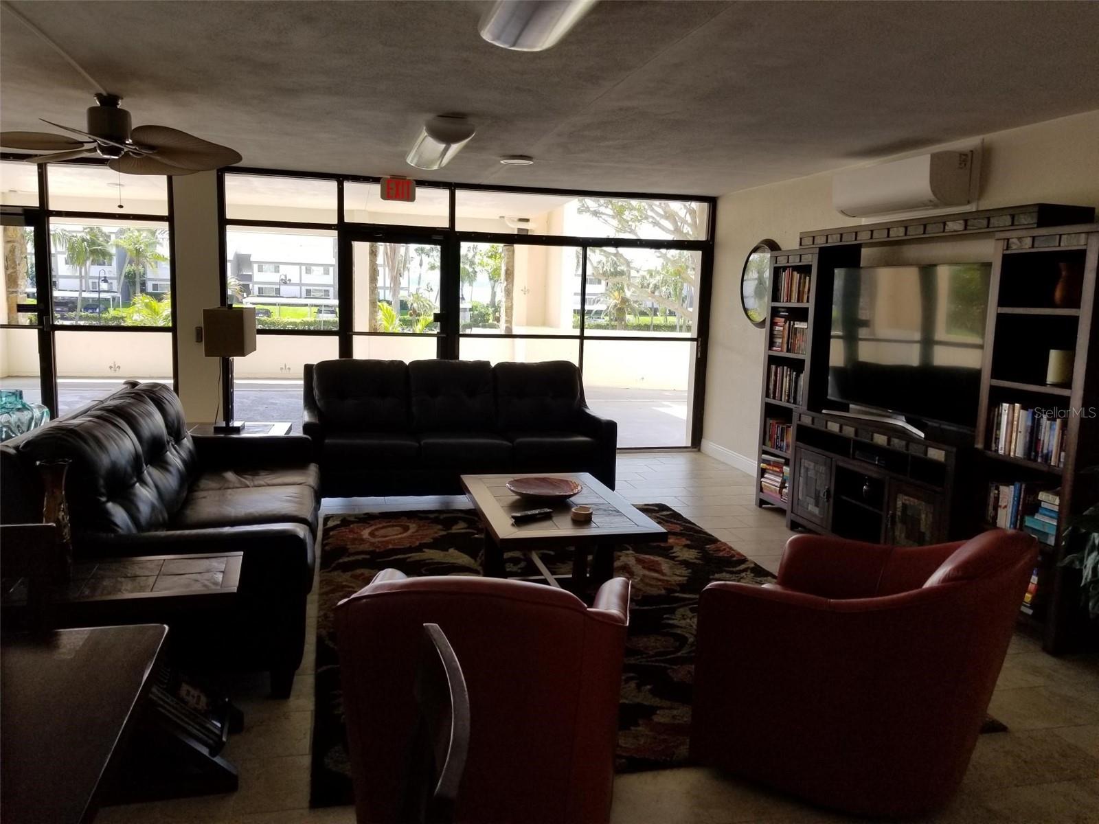 Image 8 of 24 For 1270 Gulf Boulevard 302