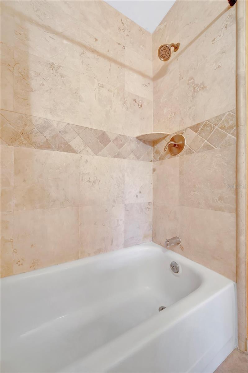 Image 18 of 27 For 3460 32nd Avenue N 201