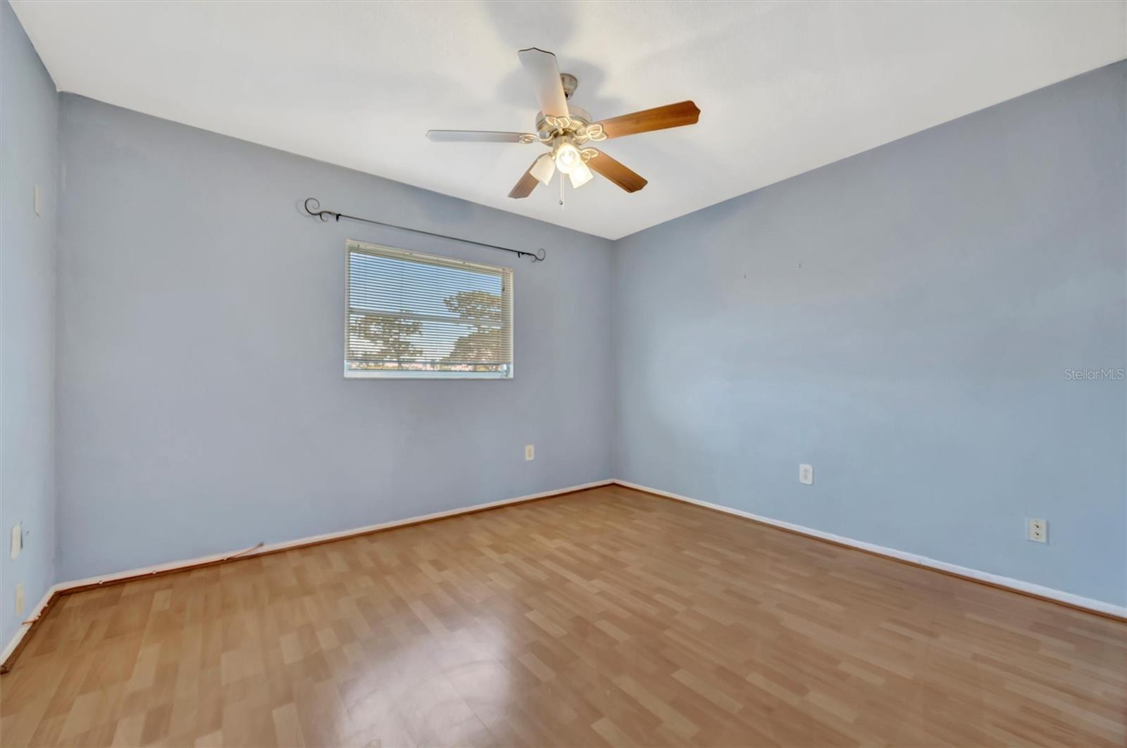 Image 19 of 27 For 3460 32nd Avenue N 201