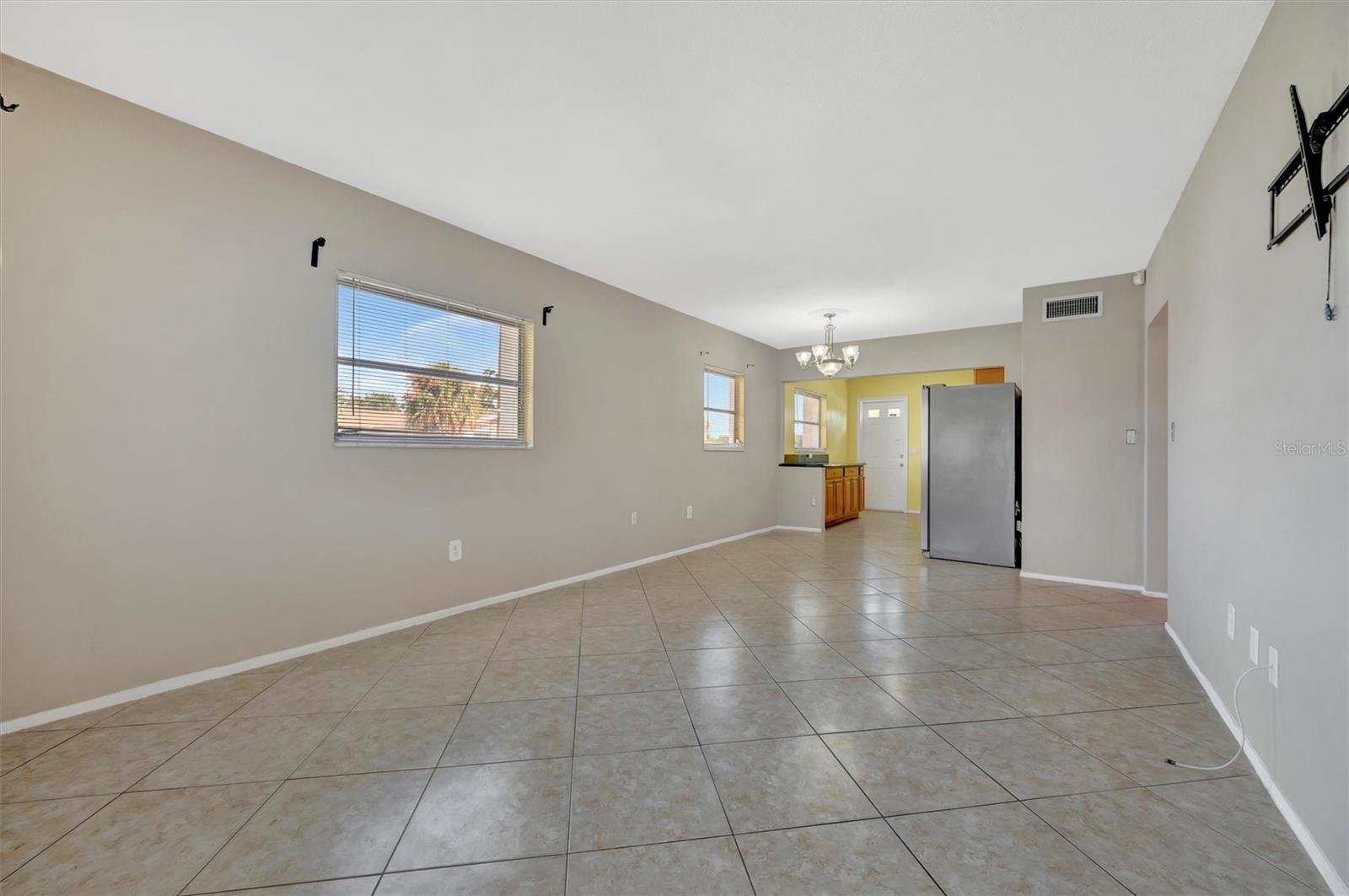 Image 6 of 27 For 3460 32nd Avenue N 201