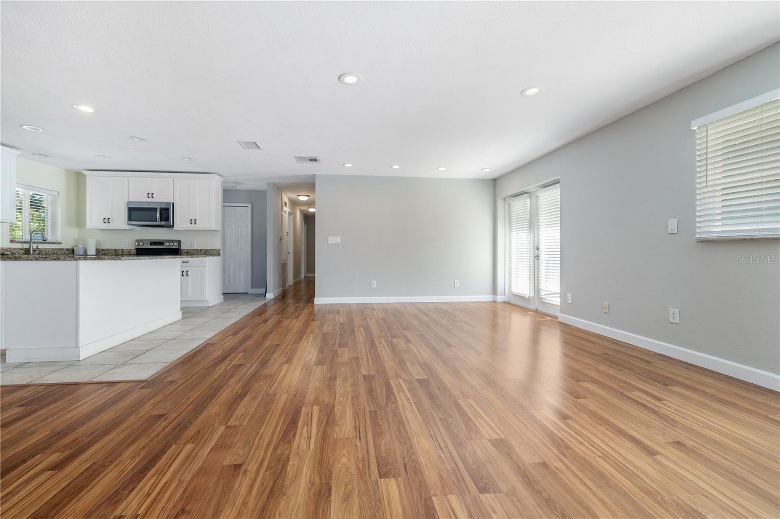 Image 11 of 24 For 13772 80th Avenue