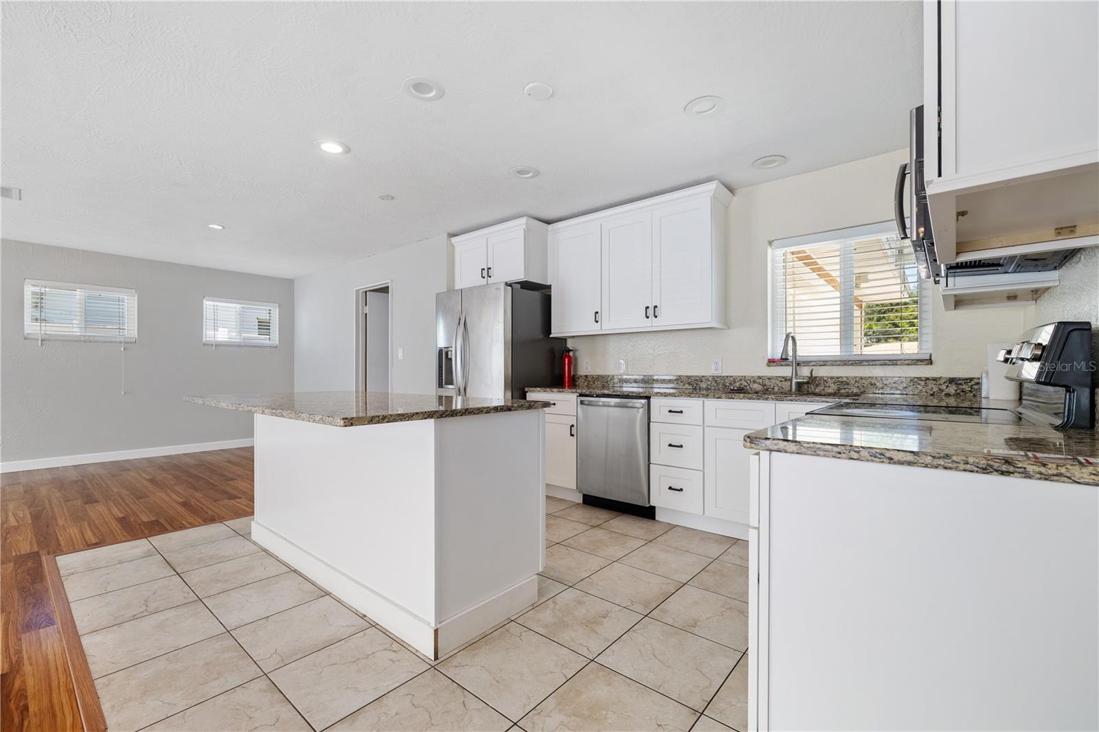 Image 12 of 24 For 13772 80th Avenue