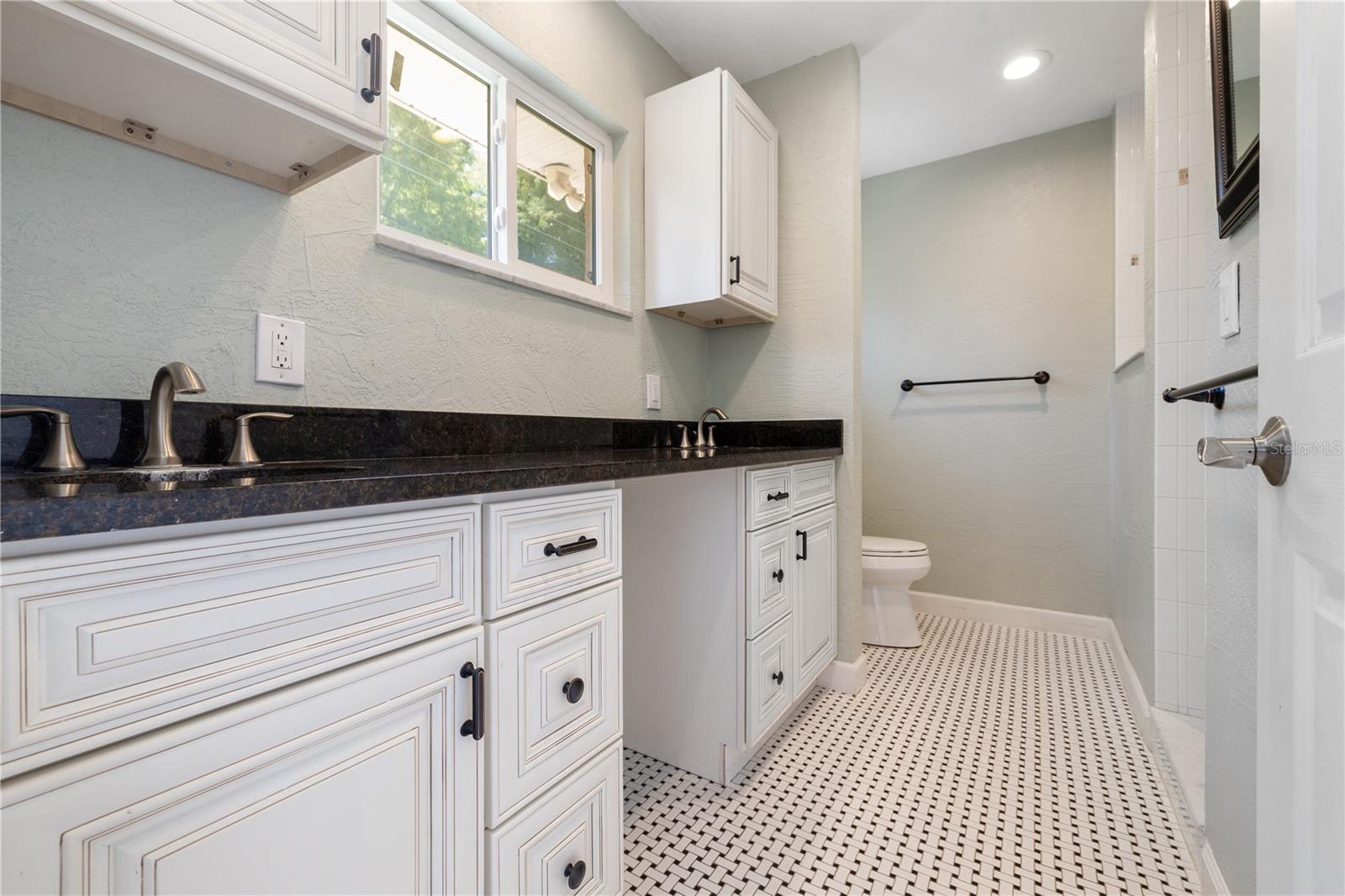 Image 5 of 24 For 13772 80th Avenue
