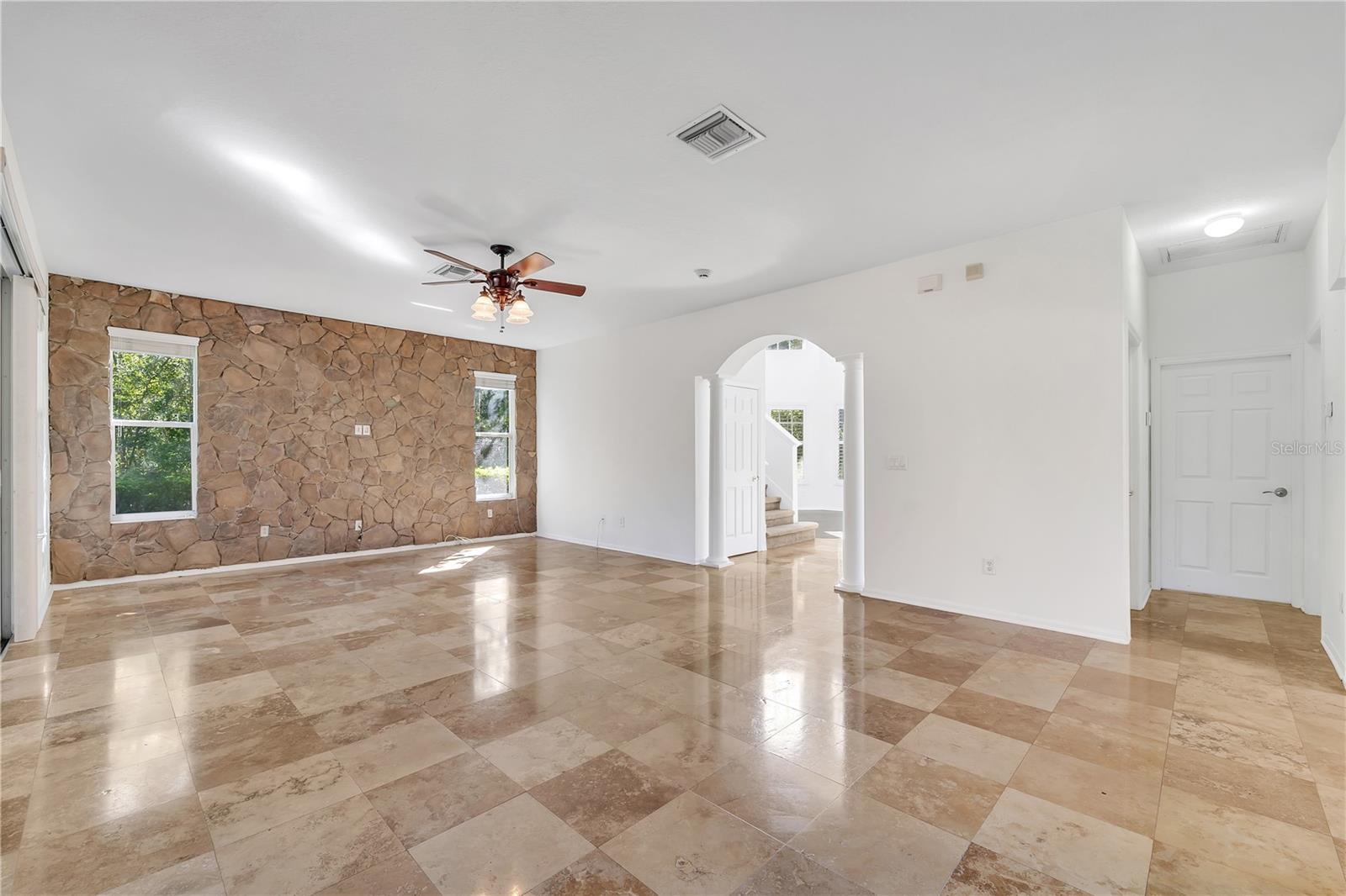 Image 12 of 62 For 18022 Maui Isle Drive